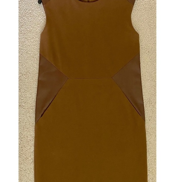 Lafayette 148 shift style crew neck dress with pockets - Picture 6 of 17